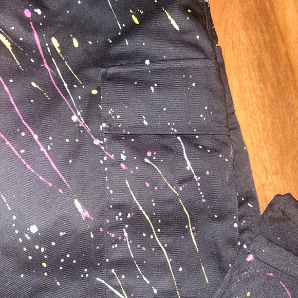 Fashion Nova black graffiti cargo pants Size S NWOT - Picture 8 of 16